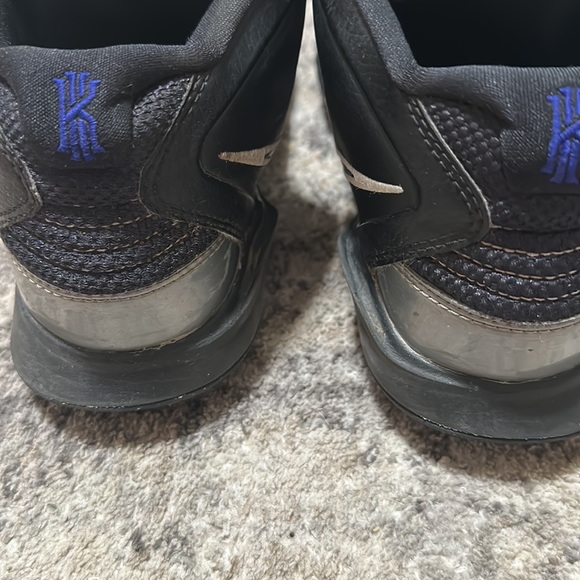 Shoes - Picture 4 of 5